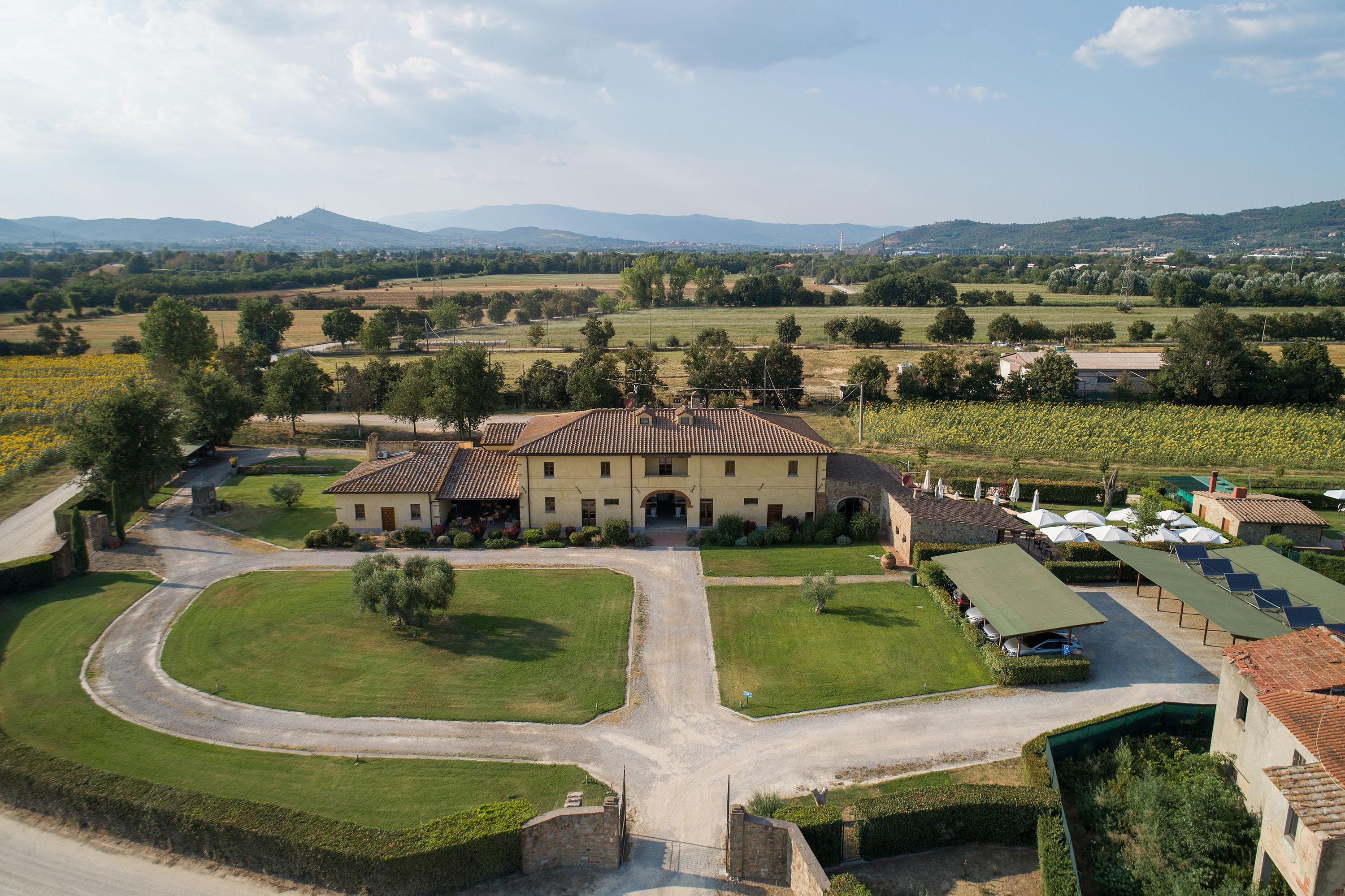 Hotel Le Capanne Arezzo Bagian luar foto